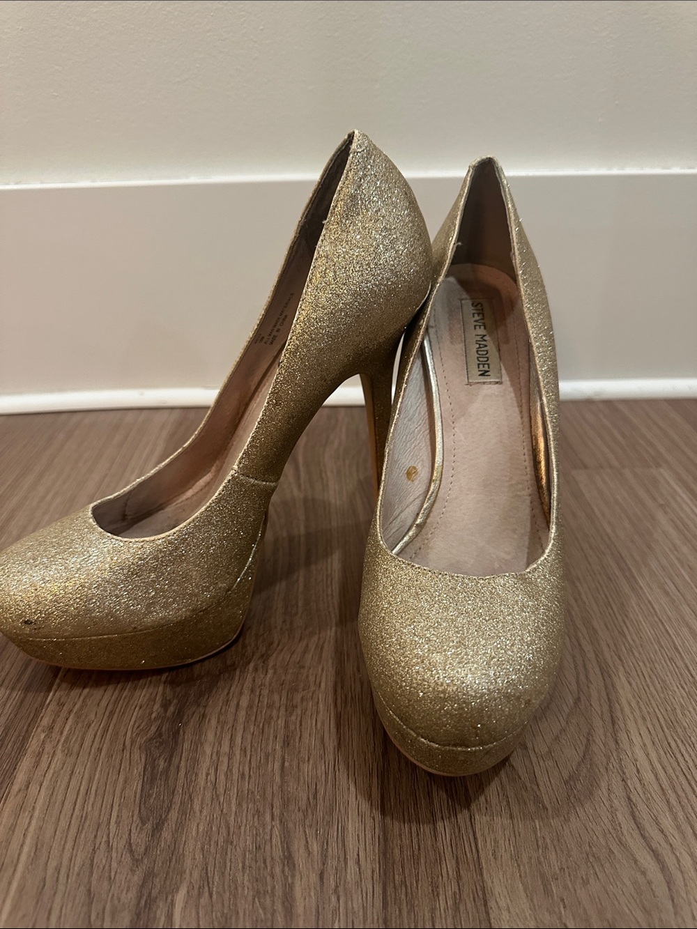Steve Madden Gold Glitter Platform Pumps
